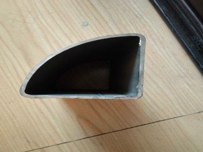 天津市北辰區(qū)滕飛翔金屬制品銷售部 專業(yè)供應(yīng)面包管、扇形管、凹槽管，批發(fā)價格，品質(zhì)保障